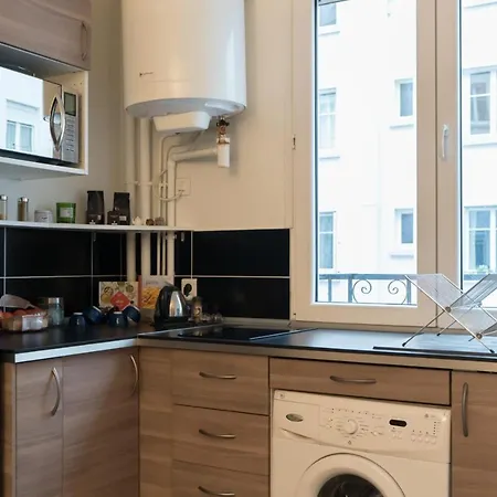 Design Near Bastille Apartment *